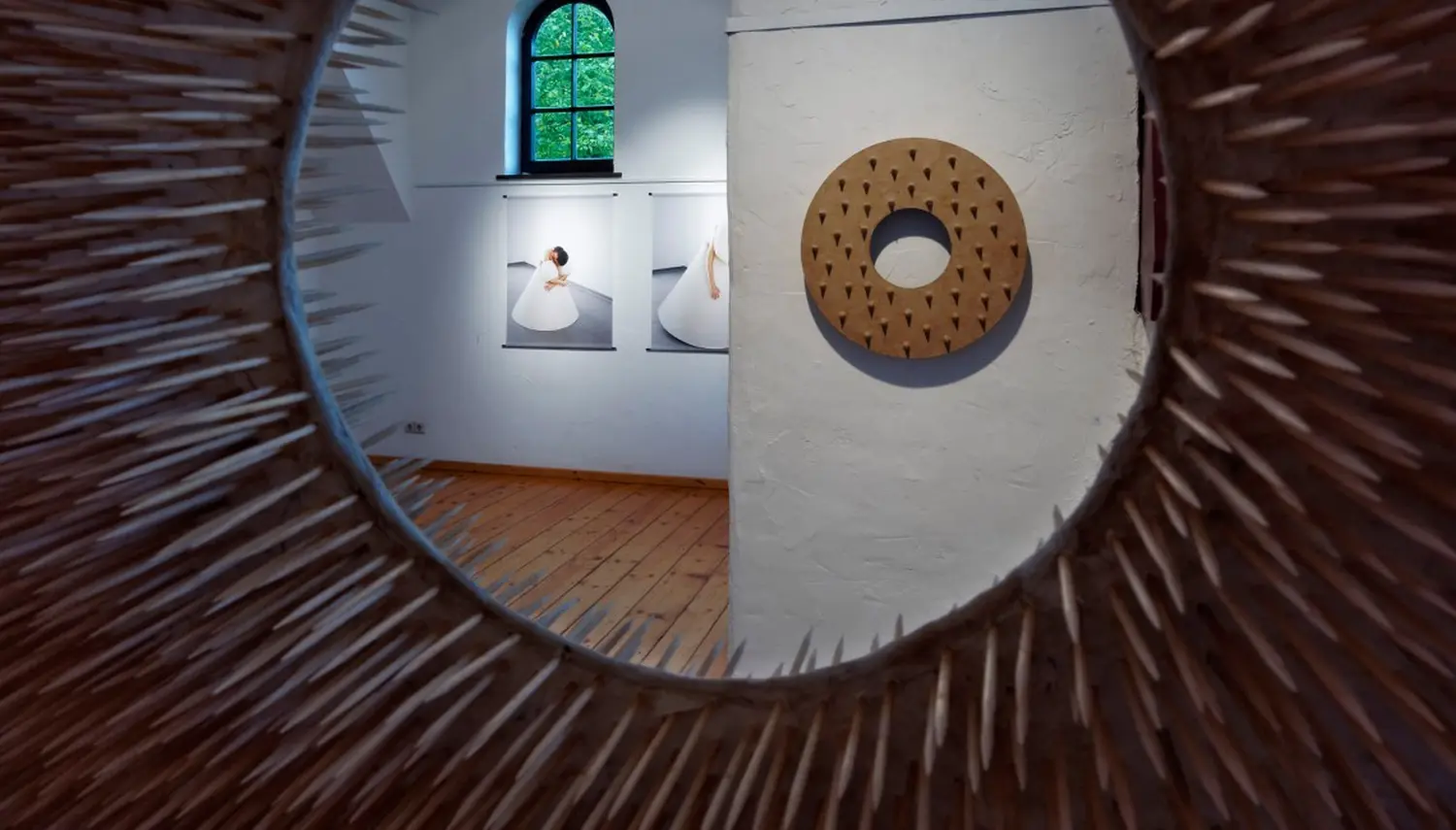 Halskrause, Variation II, 2013, Papier kaschiert auf Kunststoff